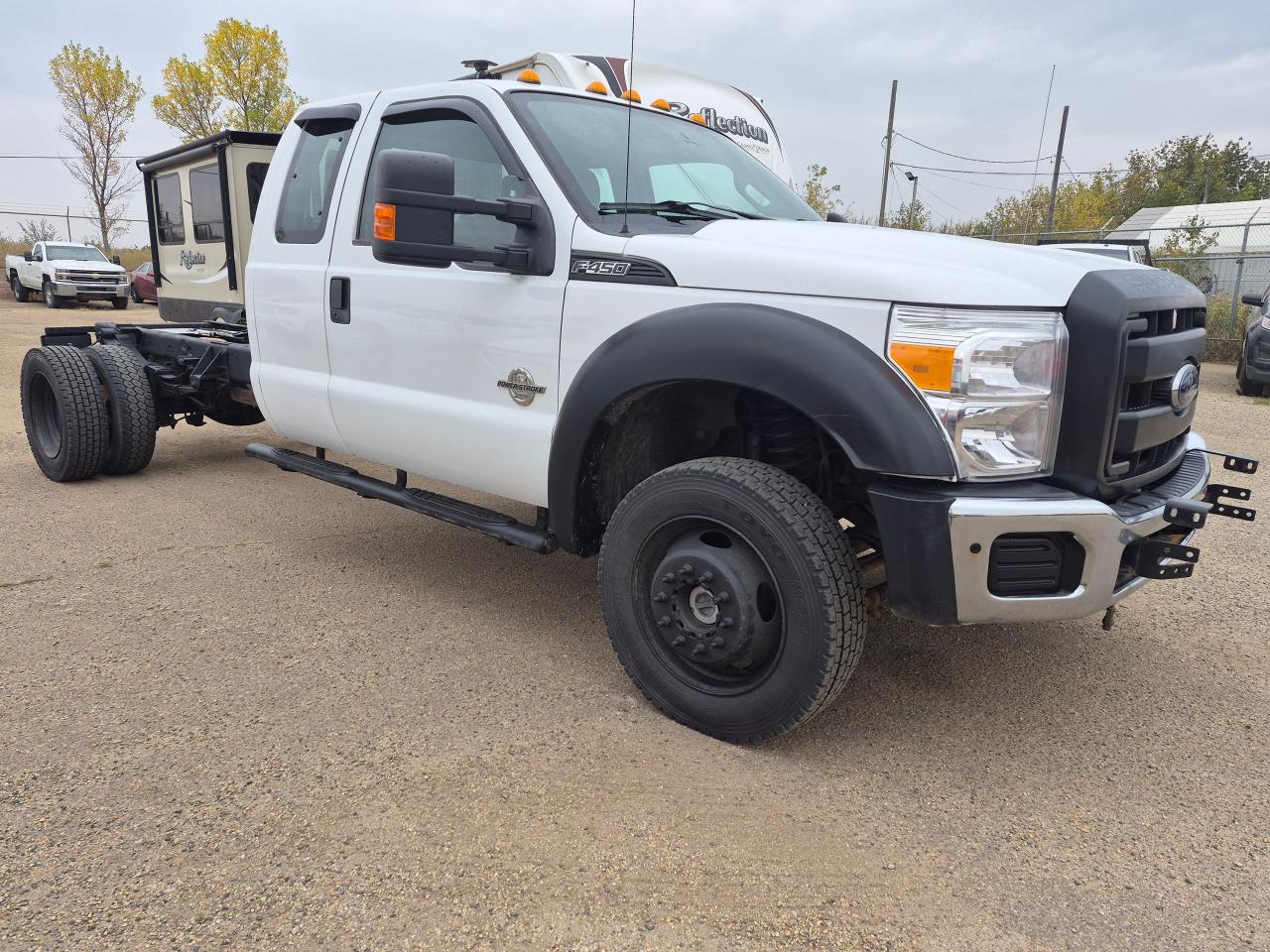 2016 Ford SUPER DUTY F-450 DRW 4WD SuperCab 186" WB 84" CA XLT Turbo Diesel