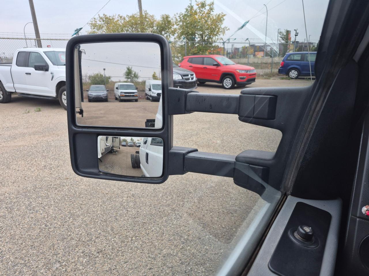 2016 Ford SUPER DUTY F-450 DRW 4WD SuperCab 186" WB 84" CA XLT Turbo Diesel - Photo #16