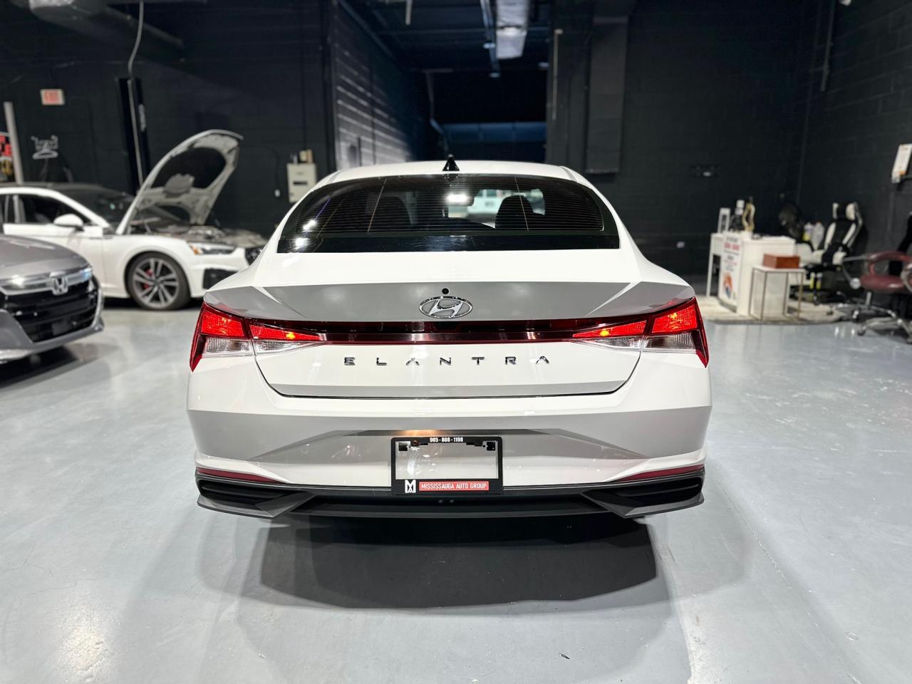 2023 Hyundai Elantra Preferred Photo4