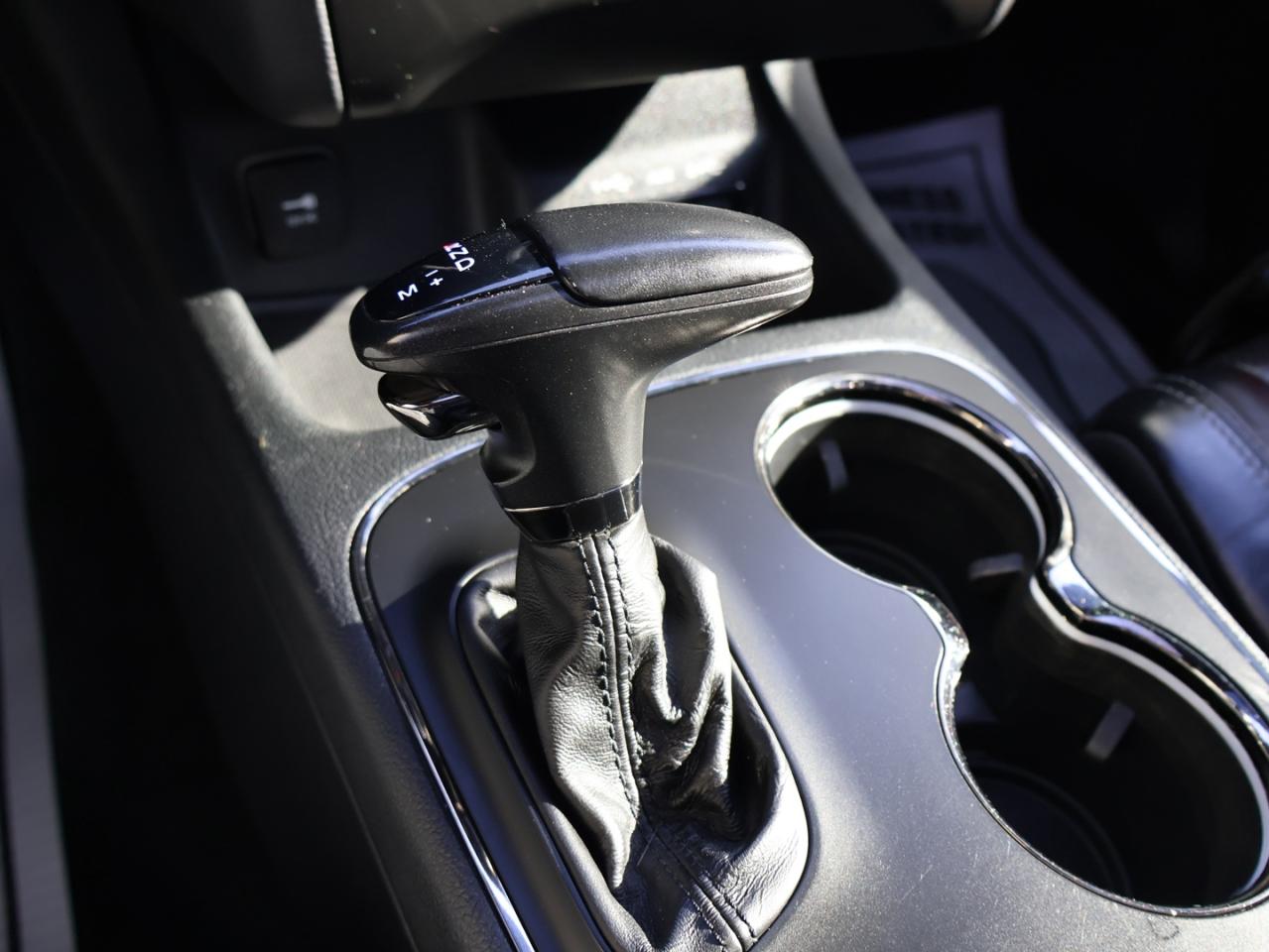 2019 Dodge Durango R/T AWD HEMI CERTIFIED CAMERA NAV BLUETOOTH LEATHER HEAT/COLD SEATS SUNROOF CRUISE ALLOYS - Photo #24