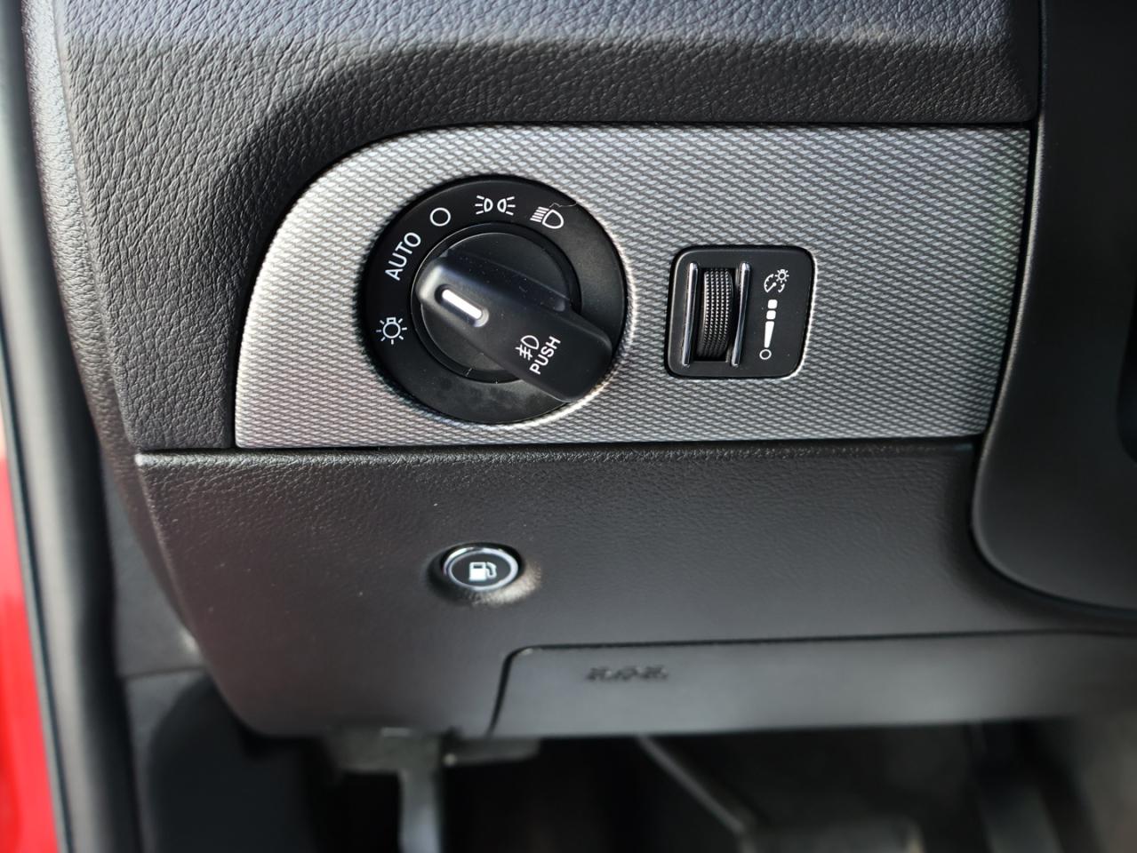 2019 Dodge Durango R/T AWD HEMI CERTIFIED CAMERA NAV BLUETOOTH LEATHER HEAT/COLD SEATS SUNROOF CRUISE ALLOYS - Photo #34