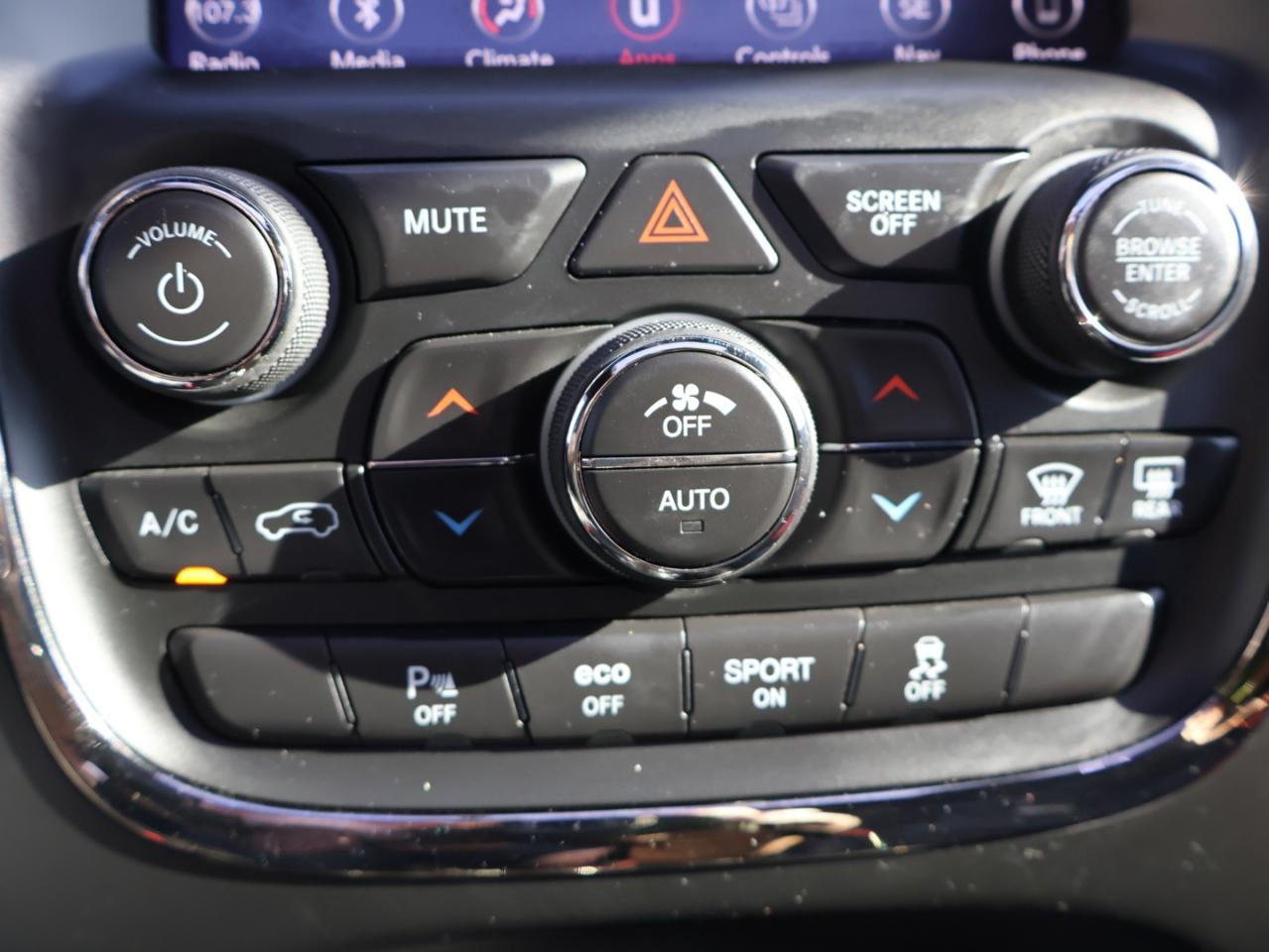 2019 Dodge Durango R/T AWD HEMI CERTIFIED CAMERA NAV BLUETOOTH LEATHER HEAT/COLD SEATS SUNROOF CRUISE ALLOYS - Photo #44