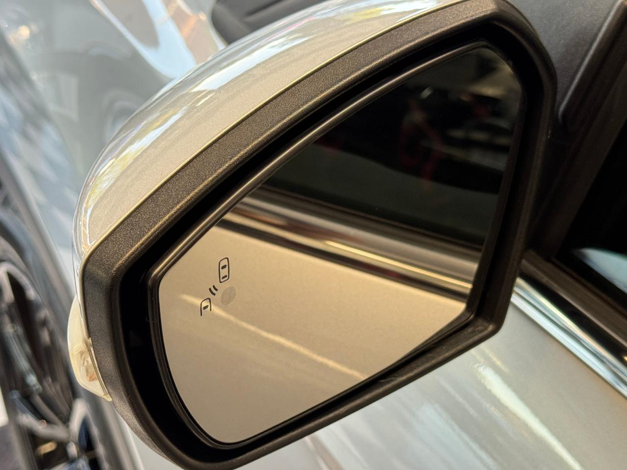 2017 Ford Escape Titanium+Panoramic Roof+GPS+BSM+ApplePlay - Photo #4