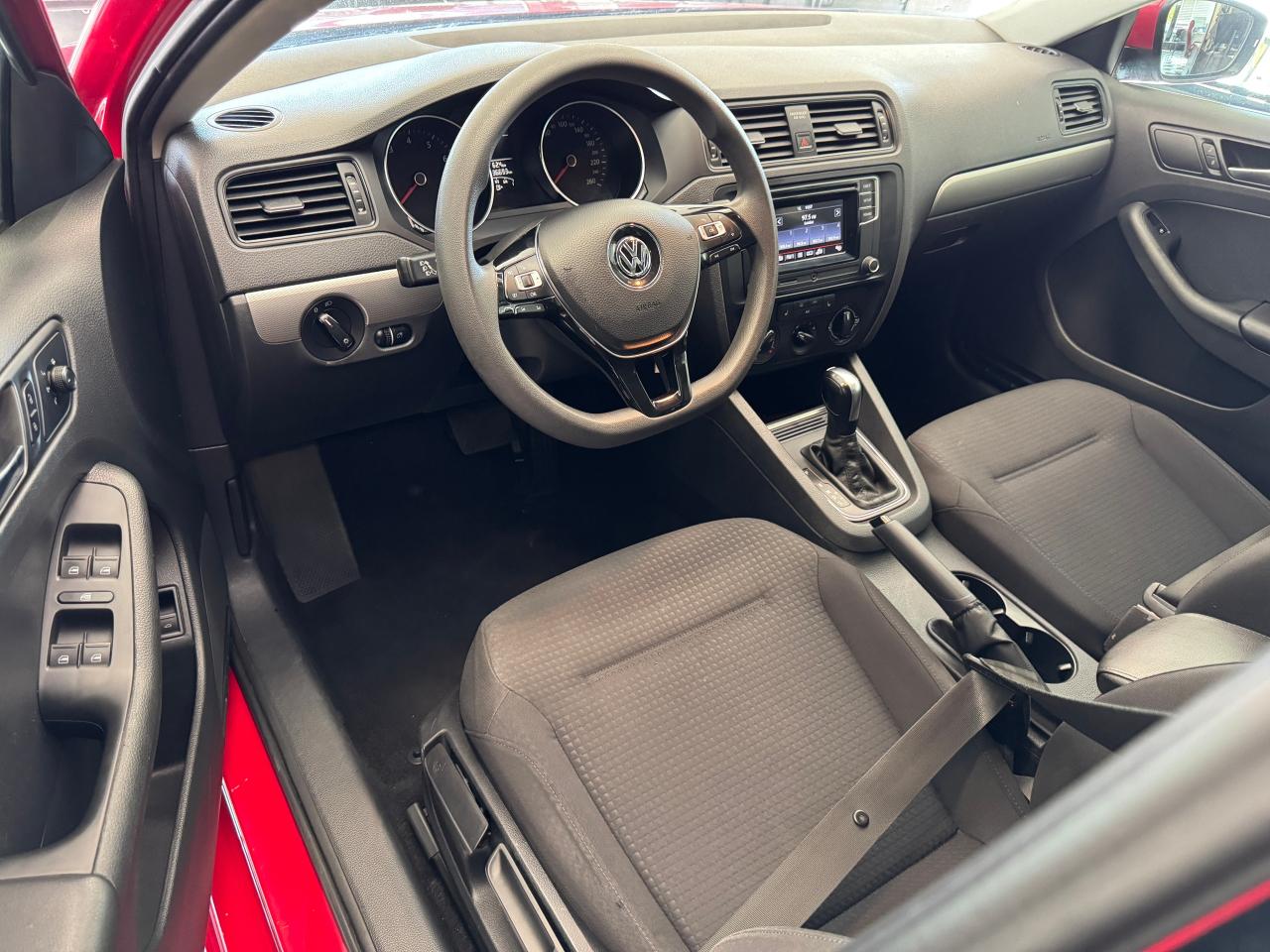 2016 Volkswagen Jetta 1.4 TSI Trendline+New Tires+Brakes+A/C+CAMERA - Photo #11