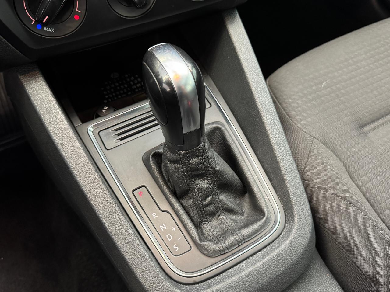 2016 Volkswagen Jetta 1.4 TSI Trendline+New Tires+Brakes+A/C+CAMERA - Photo #22
