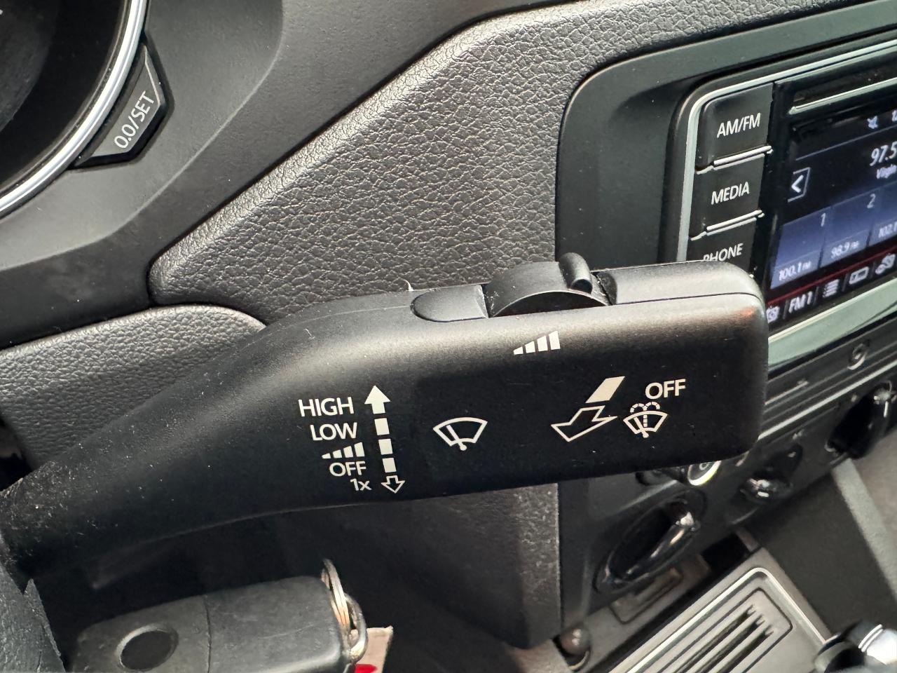 2016 Volkswagen Jetta 1.4 TSI Trendline+New Tires+Brakes+A/C+CAMERA - Photo #31