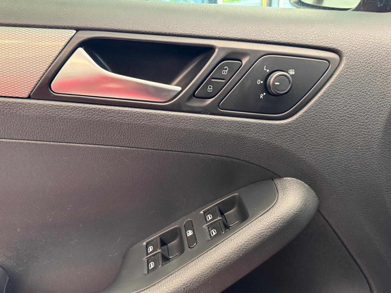 2016 Volkswagen Jetta 1.4 TSI Trendline+New Tires+Brakes+A/C+CAMERA - Photo #34