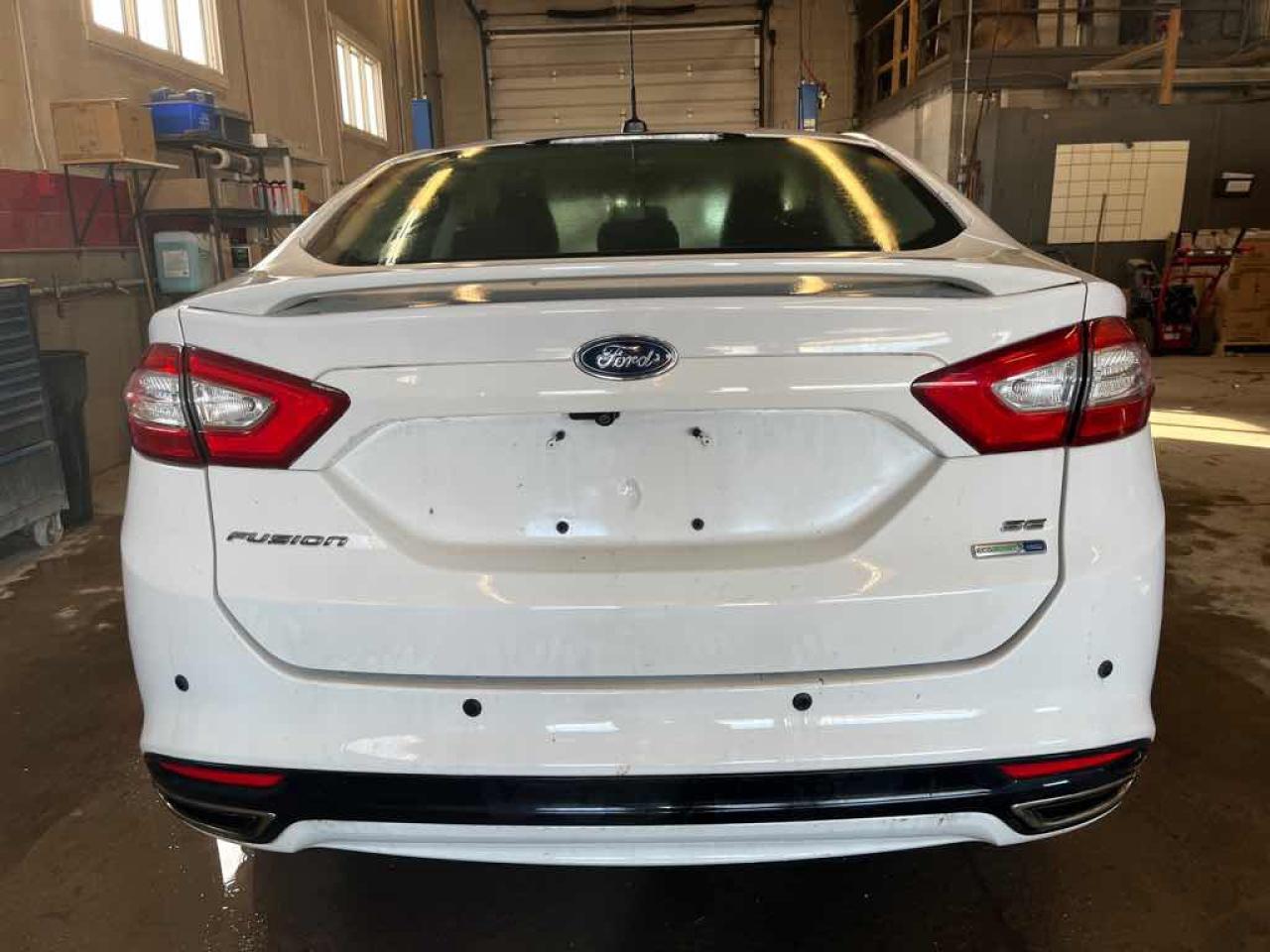 2016 Ford Fusion  - Photo #5