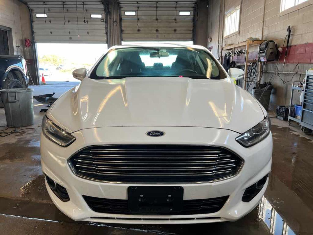 2016 Ford Fusion  - Photo #2
