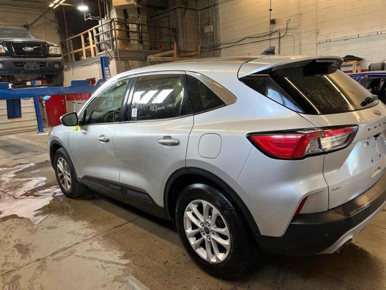 2020 Ford Escape SE - Photo #6