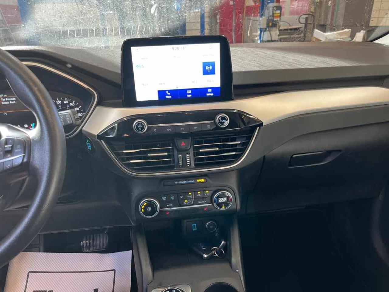 2020 Ford Escape SE - Photo #10