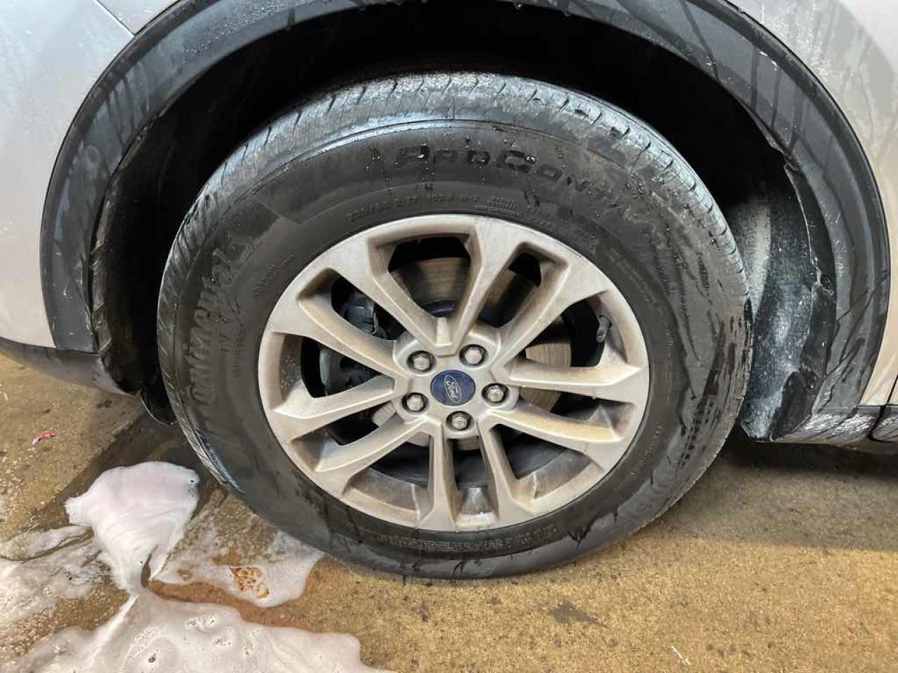 2020 Ford Escape SE - Photo #16
