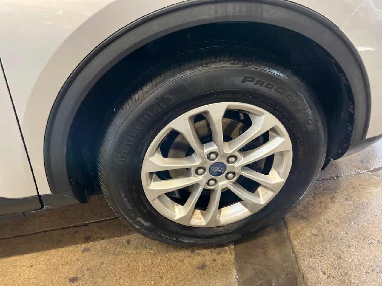2020 Ford Escape SE - Photo #19