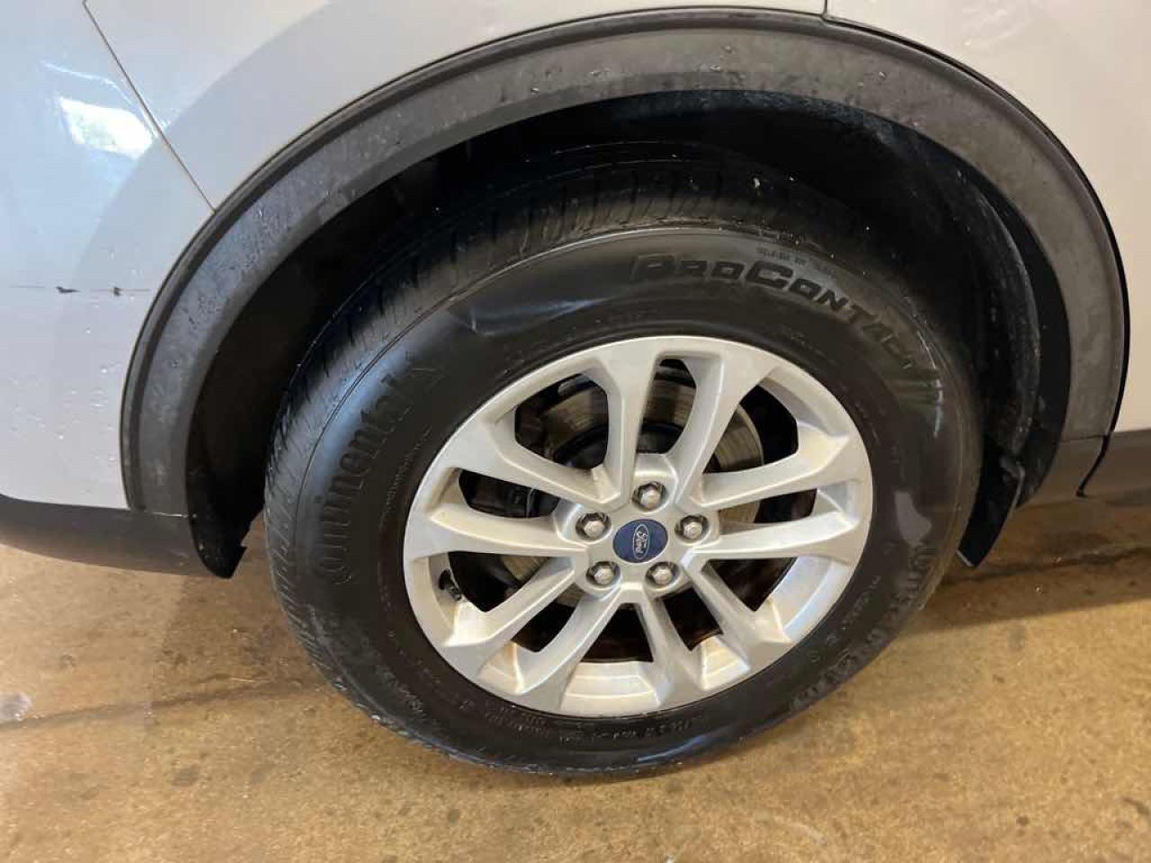 2020 Ford Escape SE - Photo #18