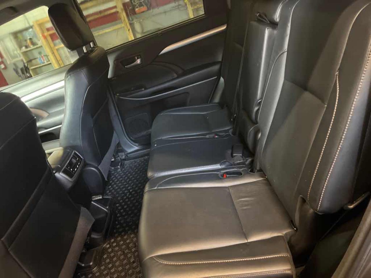 2018 Toyota Highlander  - Photo #12