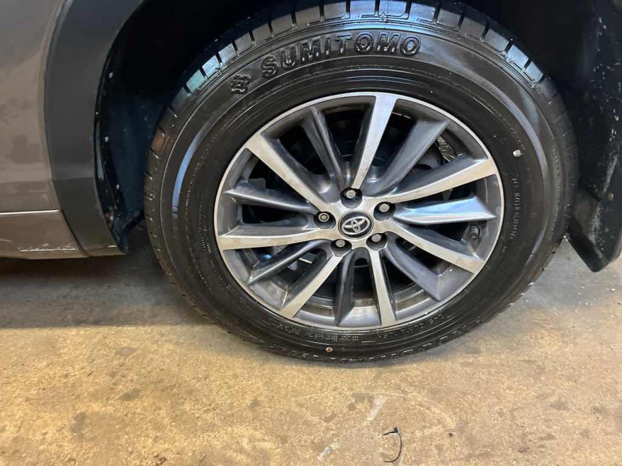 2018 Toyota Highlander  - Photo #16