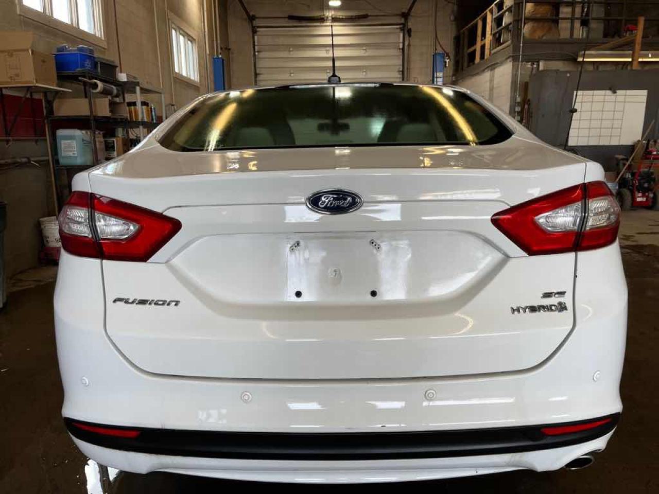 2014 Ford Fusion SE Hybrid - Photo #5