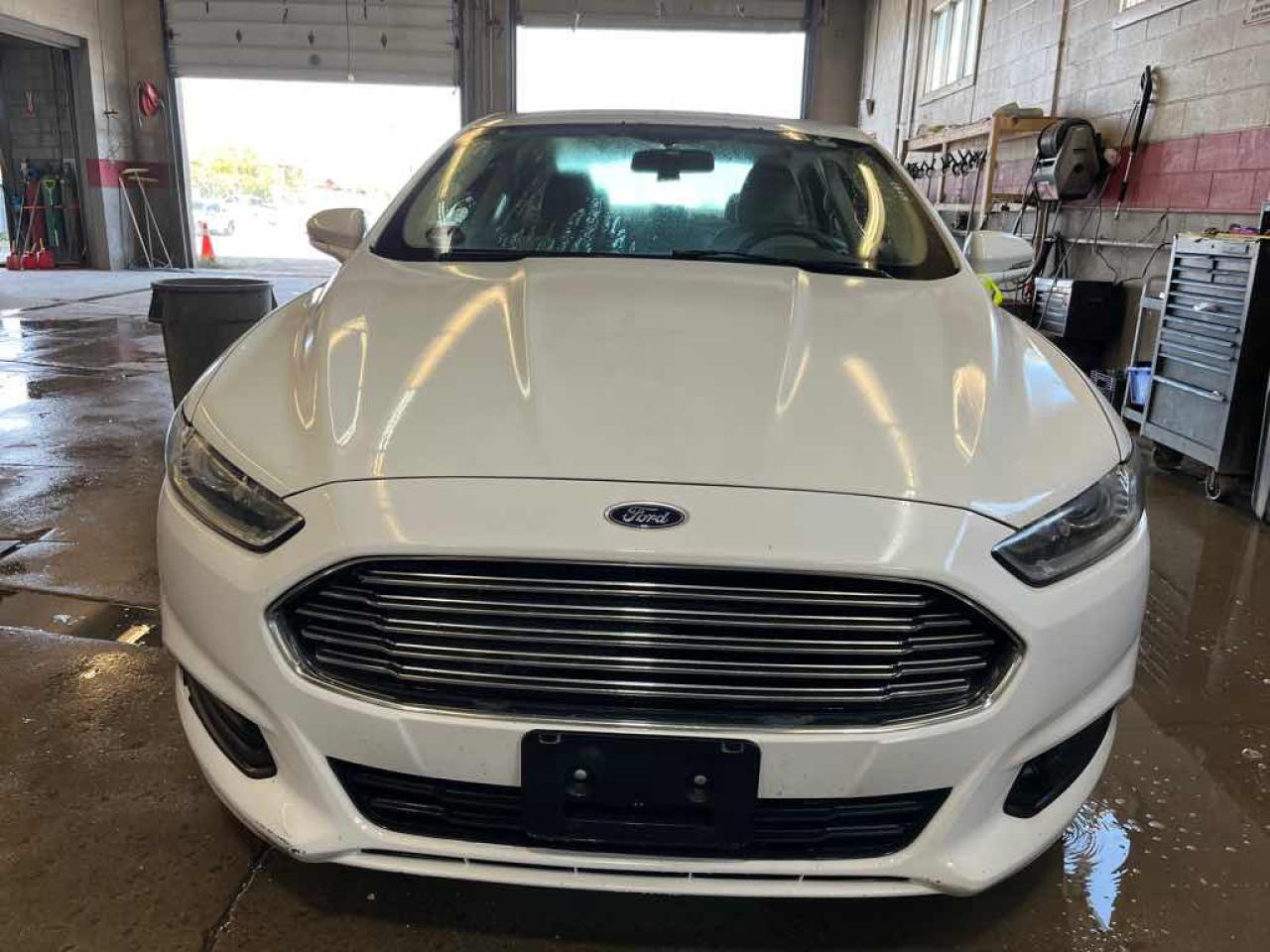 2014 Ford Fusion SE Hybrid - Photo #2