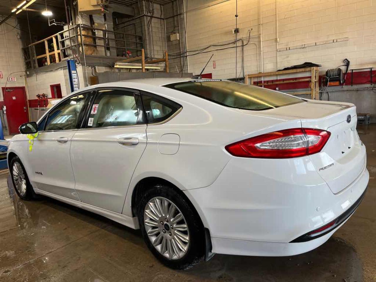 2014 Ford Fusion SE Hybrid - Photo #6