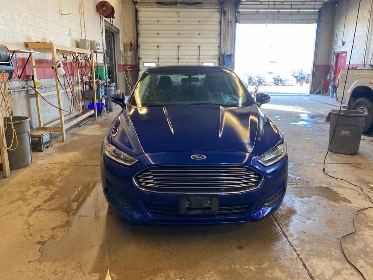 2013 Ford Fusion SE Hybrid - Photo #2