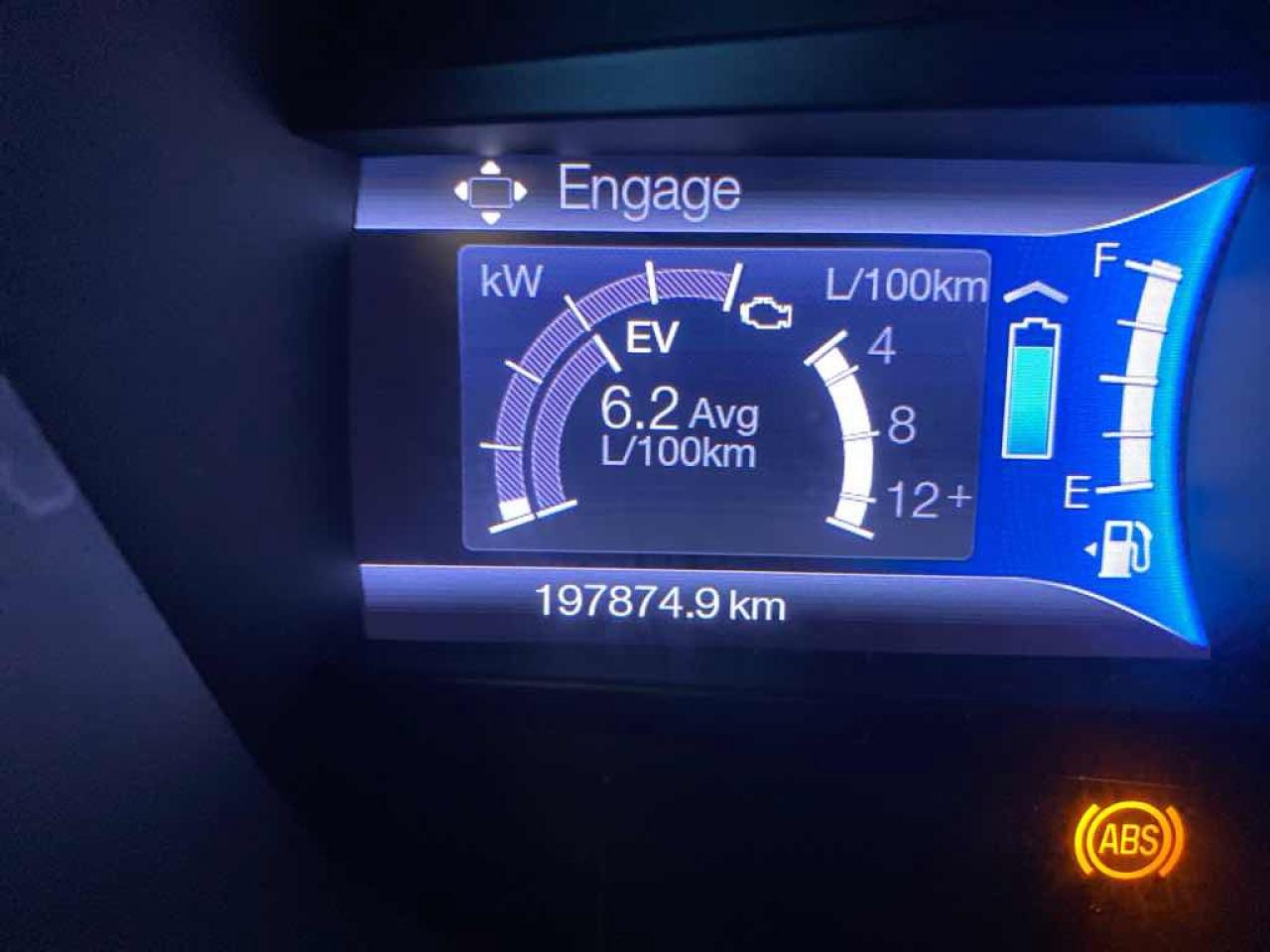 2013 Ford Fusion SE Hybrid - Photo #18