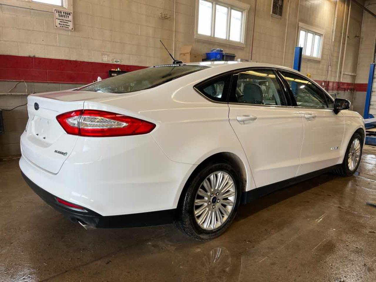 2014 Ford Fusion S Hybrid - Photo #4