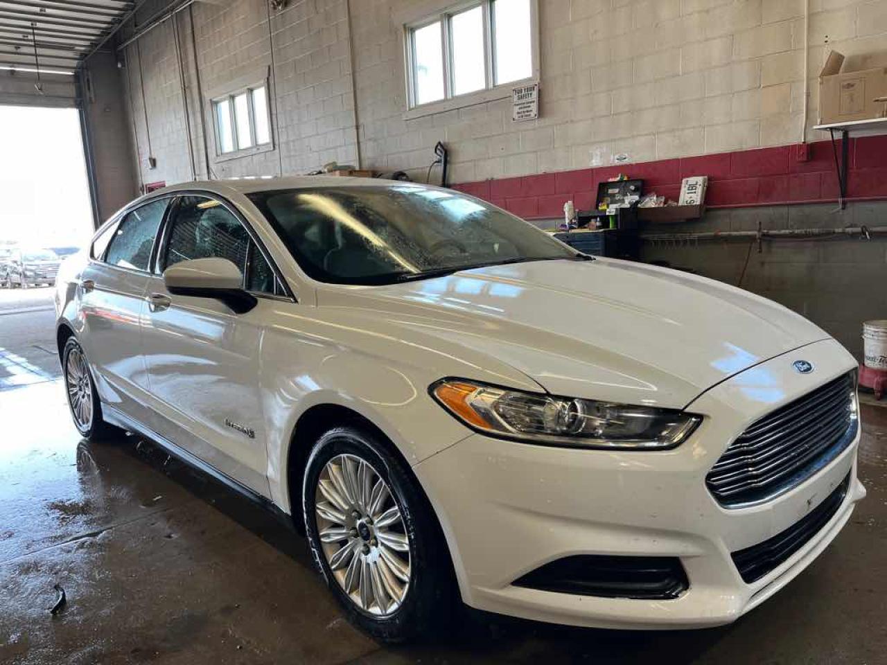2014 Ford Fusion S Hybrid - Photo #3