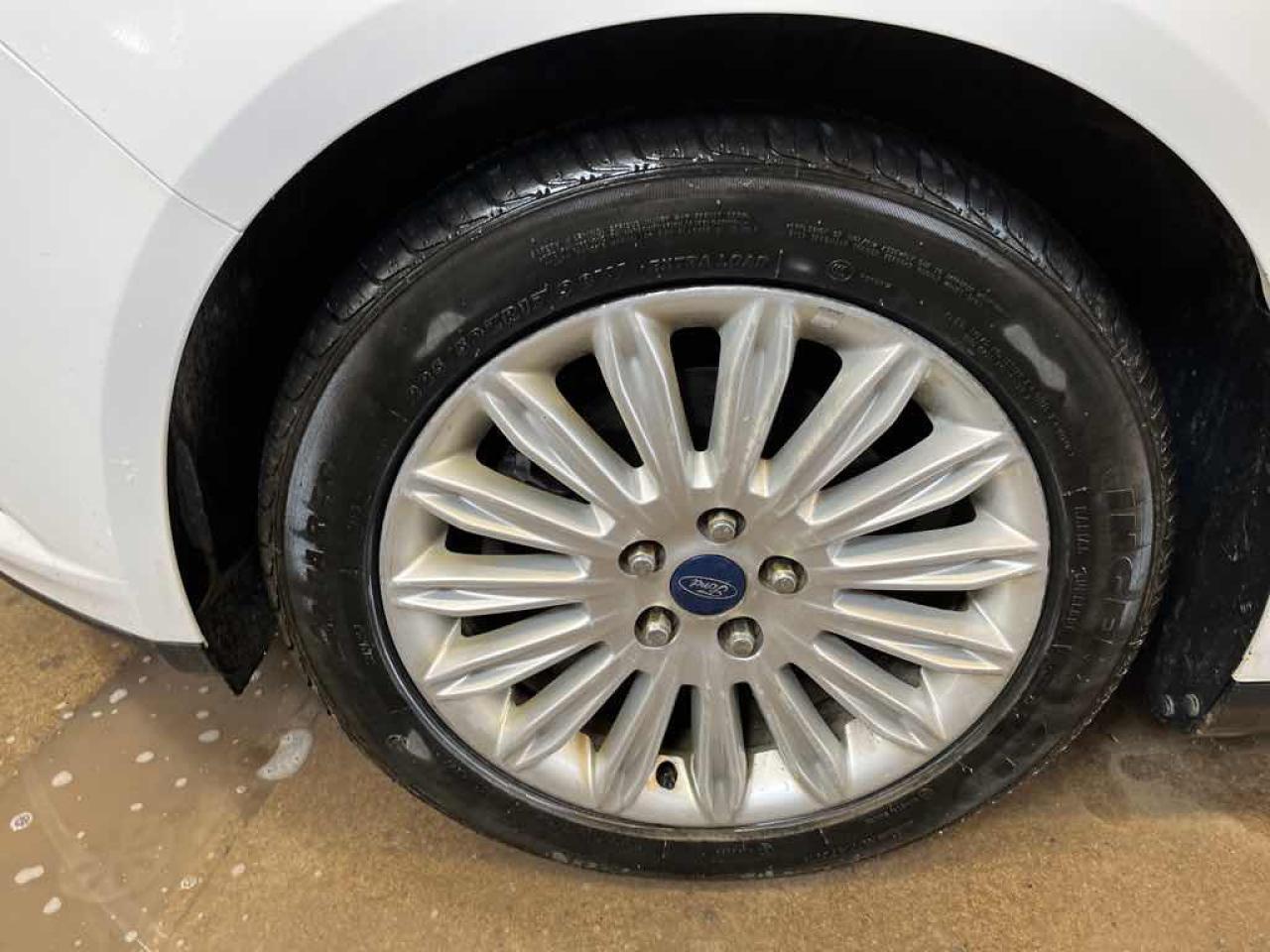 2014 Ford Fusion S Hybrid - Photo #16
