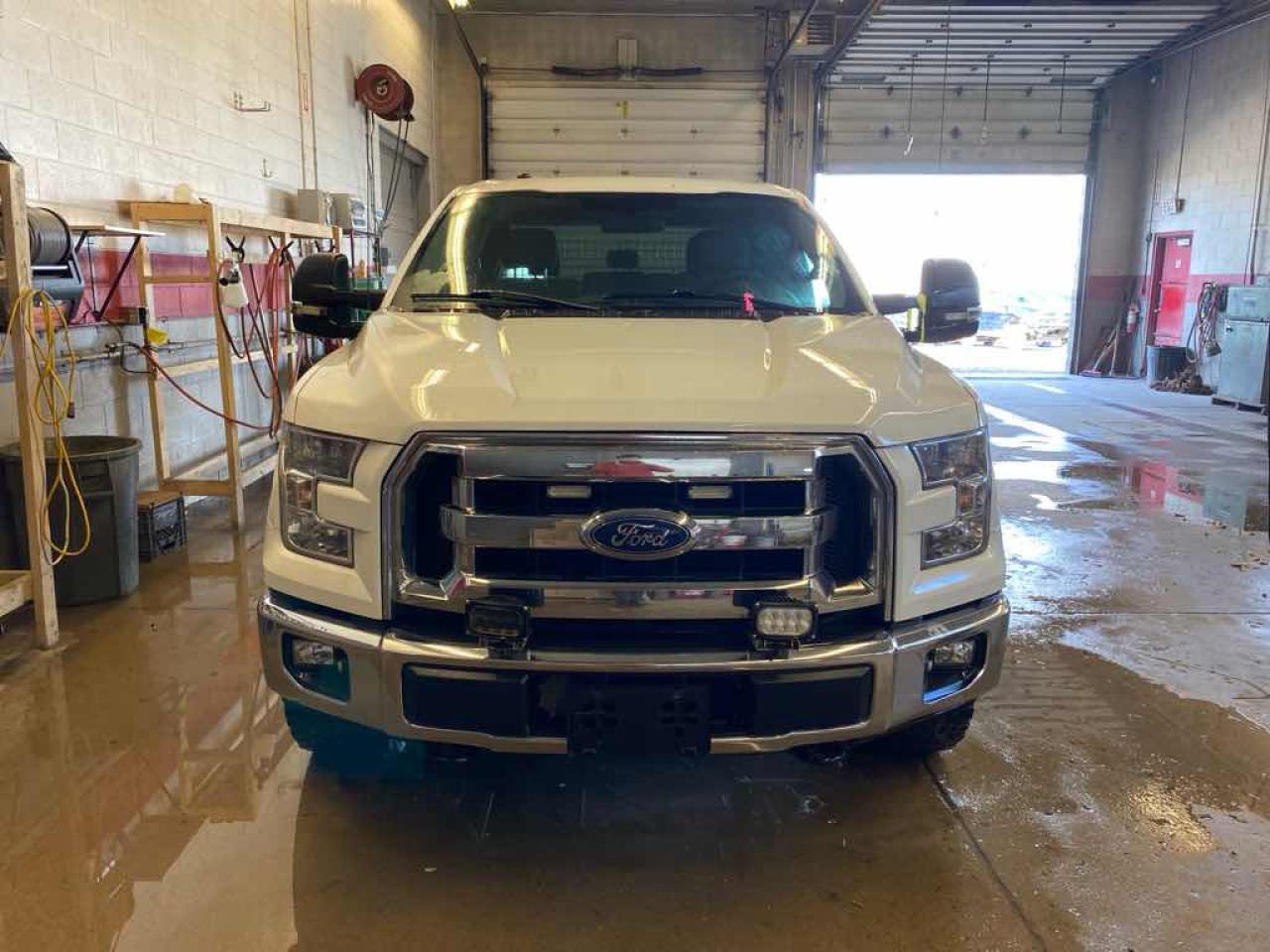 2017 Ford F-150 SUPERCREW - Photo #2