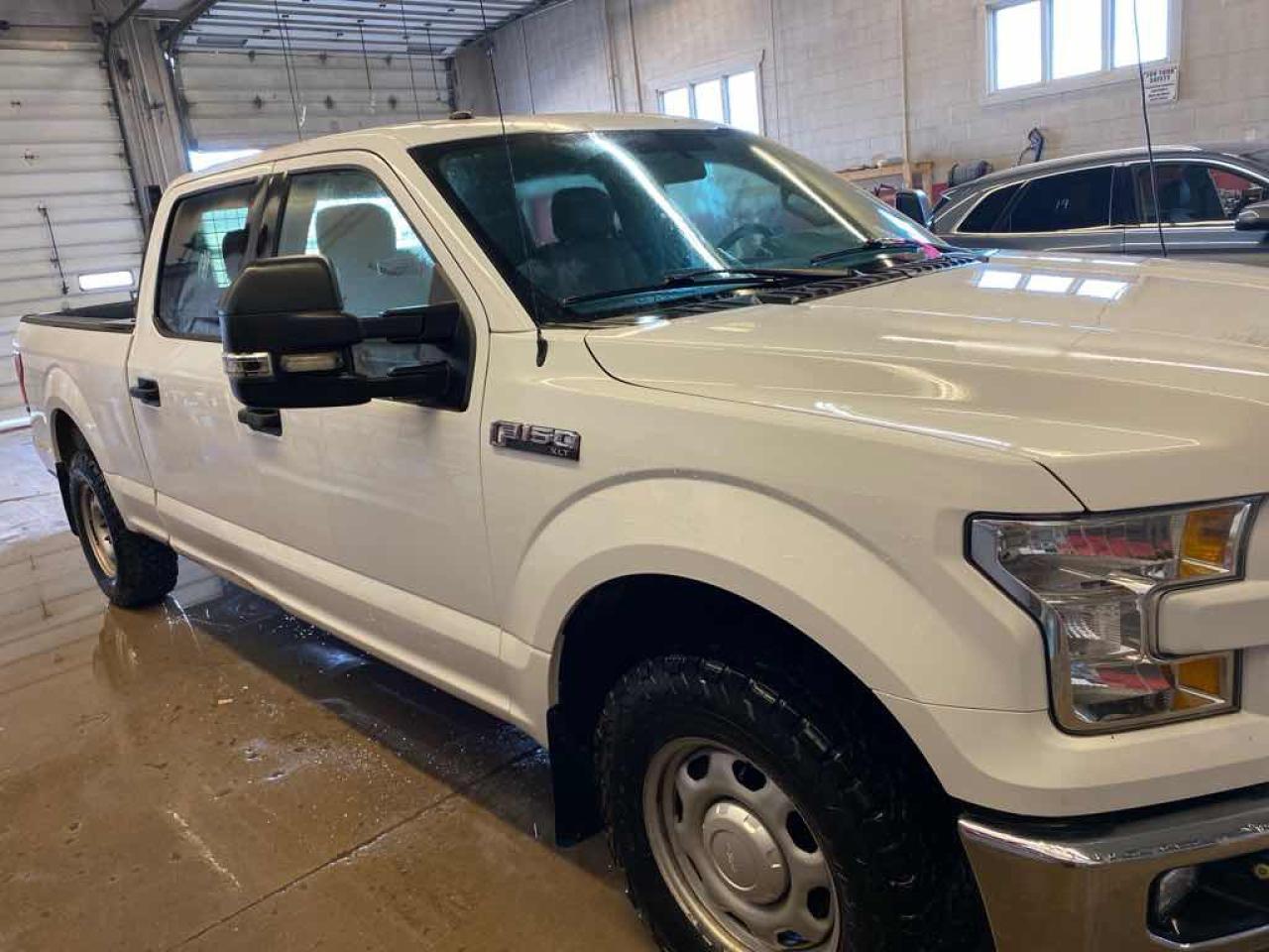 2017 Ford F-150 SUPERCREW - Photo #3