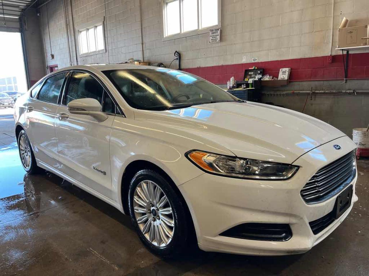 2013 Ford Fusion  - Photo #3