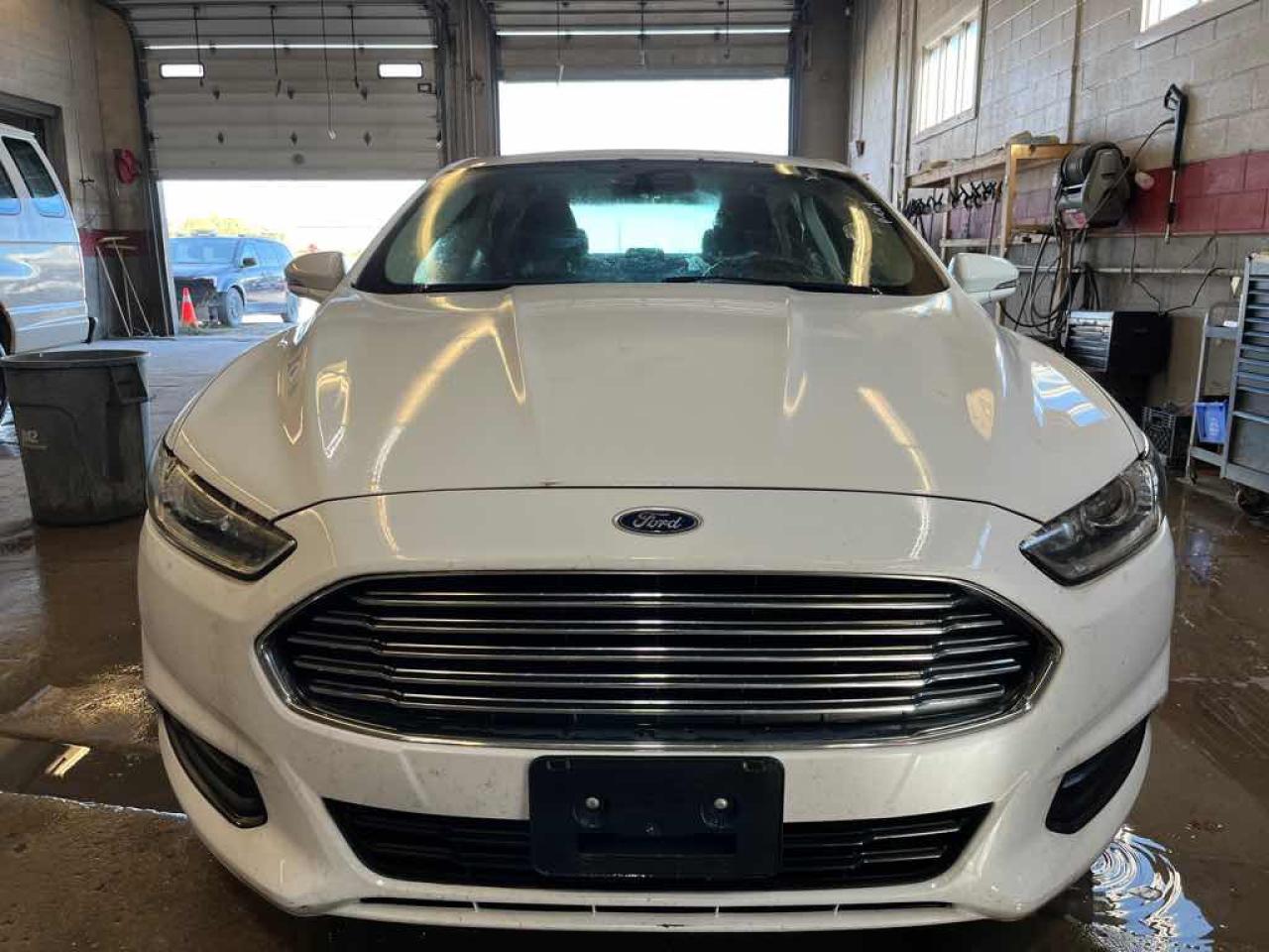 2013 Ford Fusion  - Photo #2