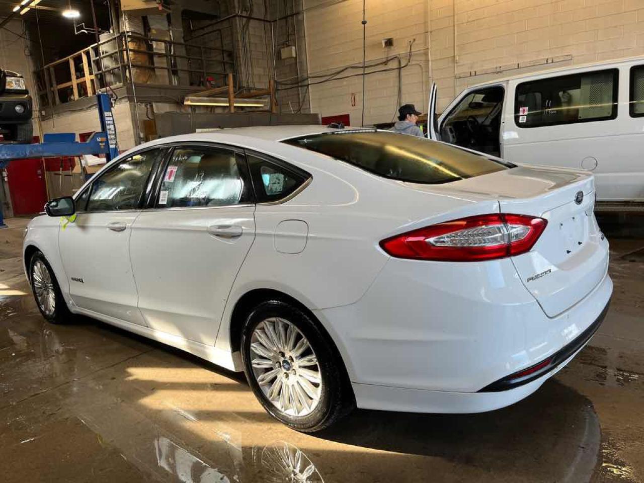 2013 Ford Fusion  - Photo #6