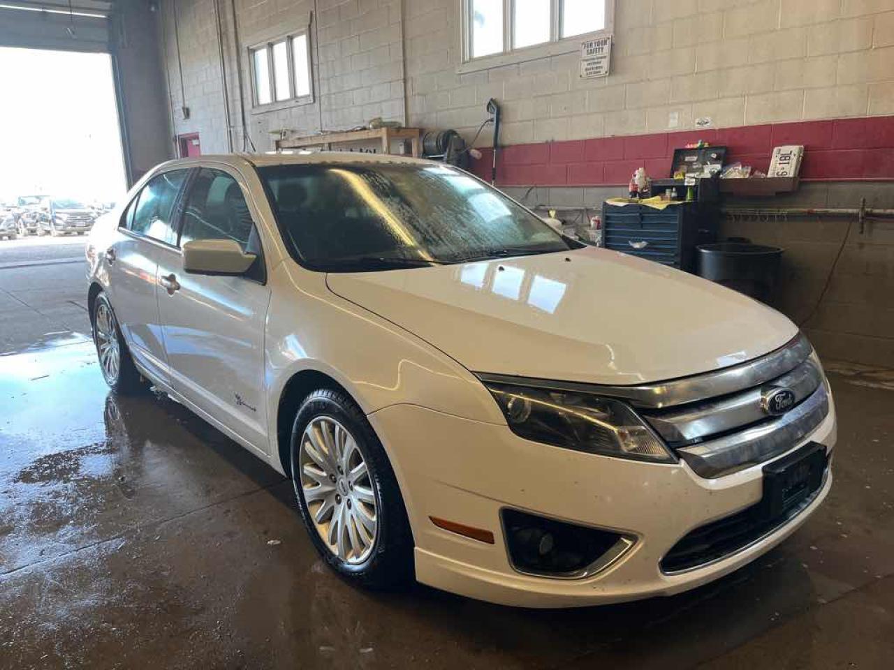 2012 Ford Fusion HYBRID - Photo #3