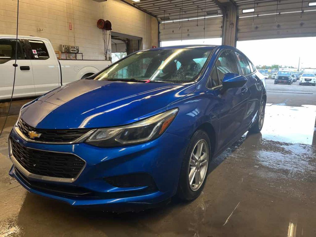 2018 CHEVRO CRUZE LT  - Photo #1