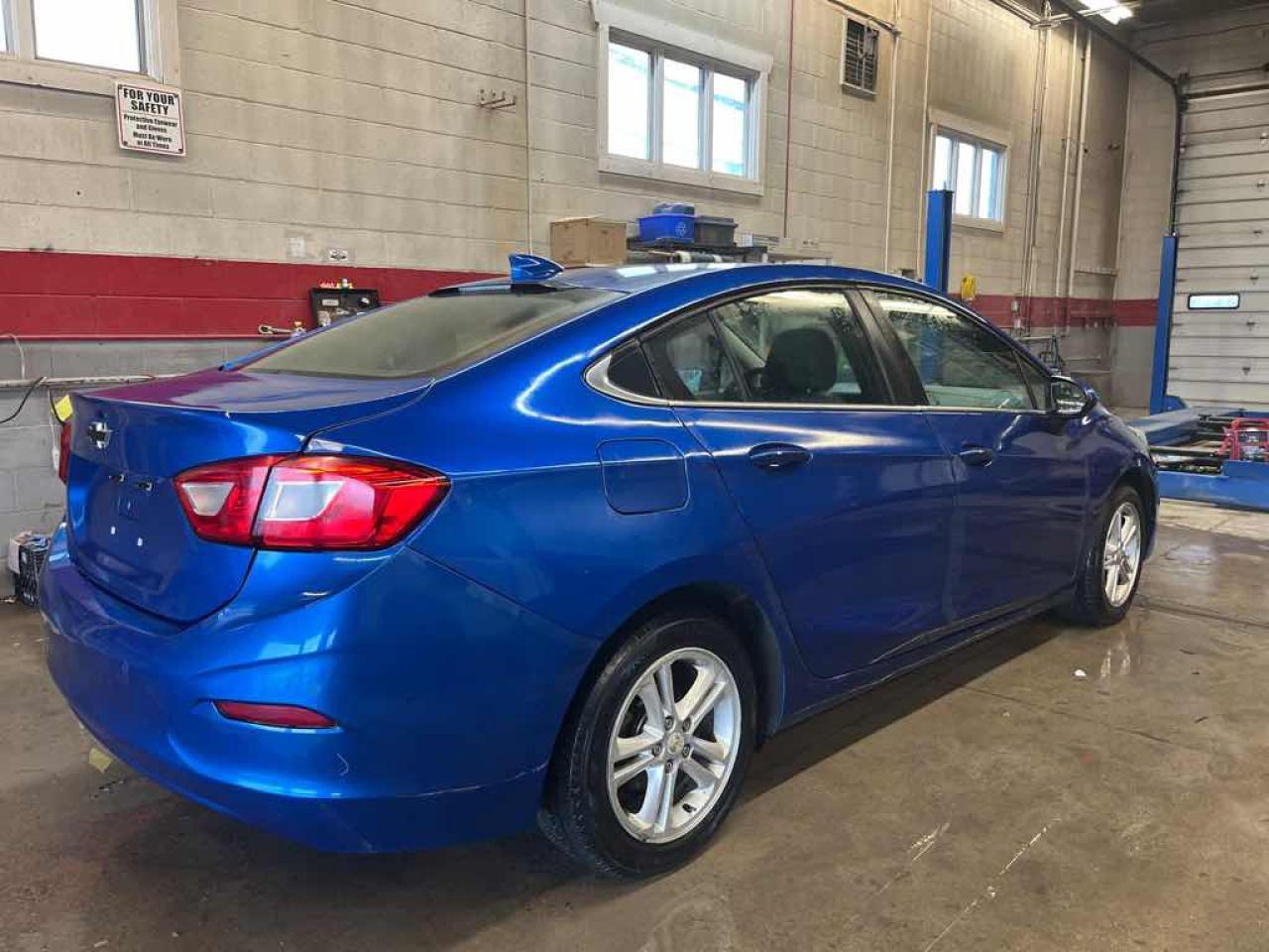 2018 CHEVRO CRUZE LT  - Photo #4