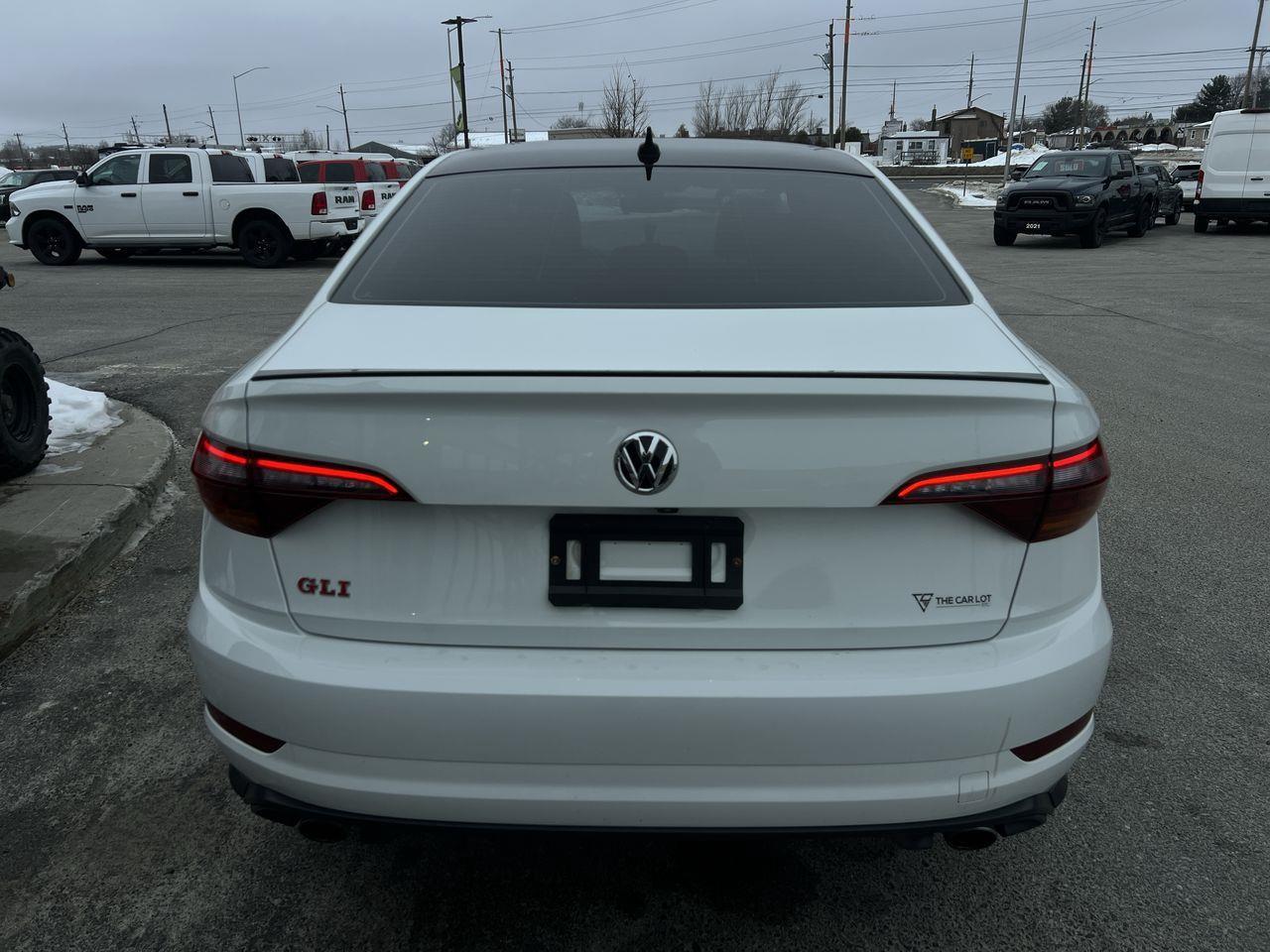 2019 Volkswagen Jetta GLI 35th Edition MOONROOF, FRONT HEATED LEATHER SEATS, SIRIUS XM, BACK UP CAM, NAV!! Photo