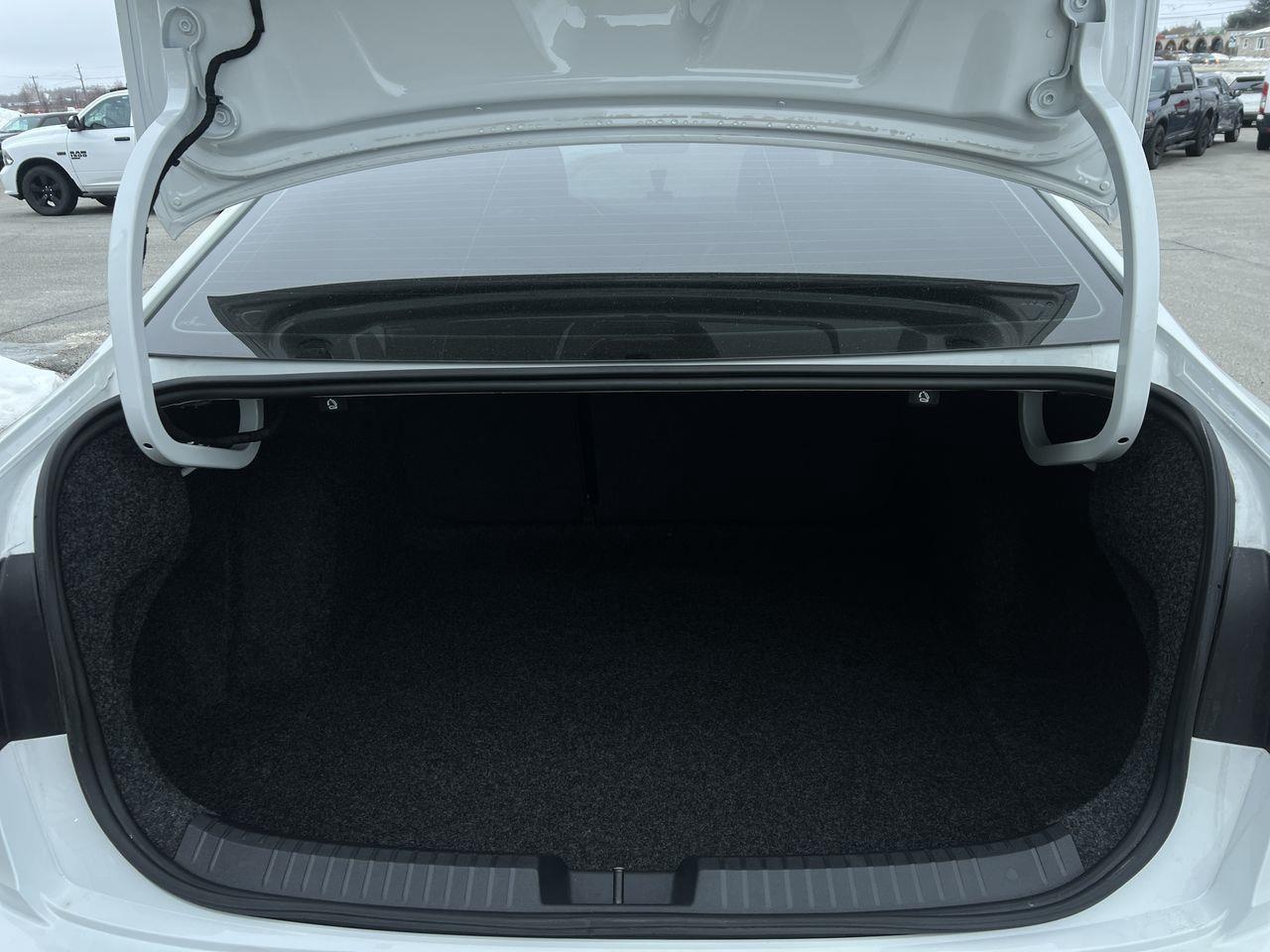 2019 Volkswagen Jetta GLI 35th Edition MOONROOF, FRONT HEATED LEATHER SEATS, SIRIUS XM, BACK UP CAM, NAV!! Photo