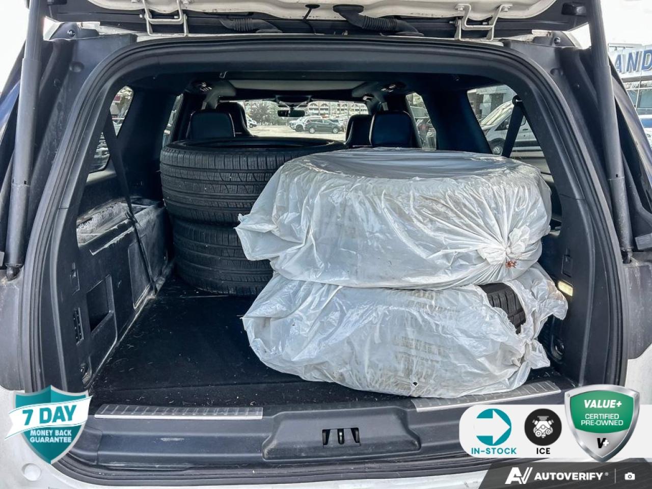 2023 Lincoln Navigator L Reserve EQUIP GRP 200A | 2ND ROW HTD/VENT MULTI-CONTOUR SE Photo