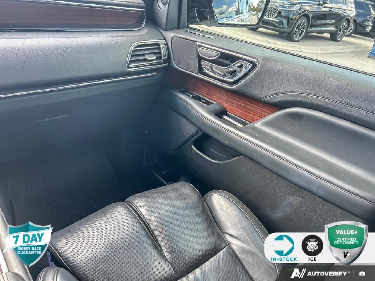 2023 Lincoln Navigator L Reserve EQUIP GRP 200A | 2ND ROW HTD/VENT MULTI-CONTOUR SE Photo