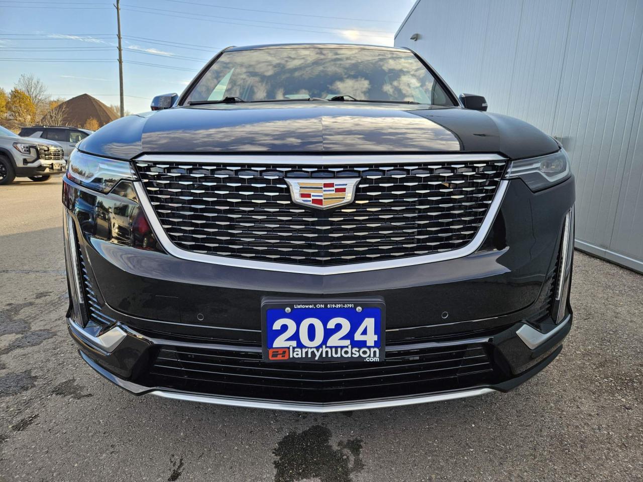 2024 Cadillac XT6 Premium Luxury One Owner | Navigation | Sunroof | 6 Passenger | 20" Wheels Photo2