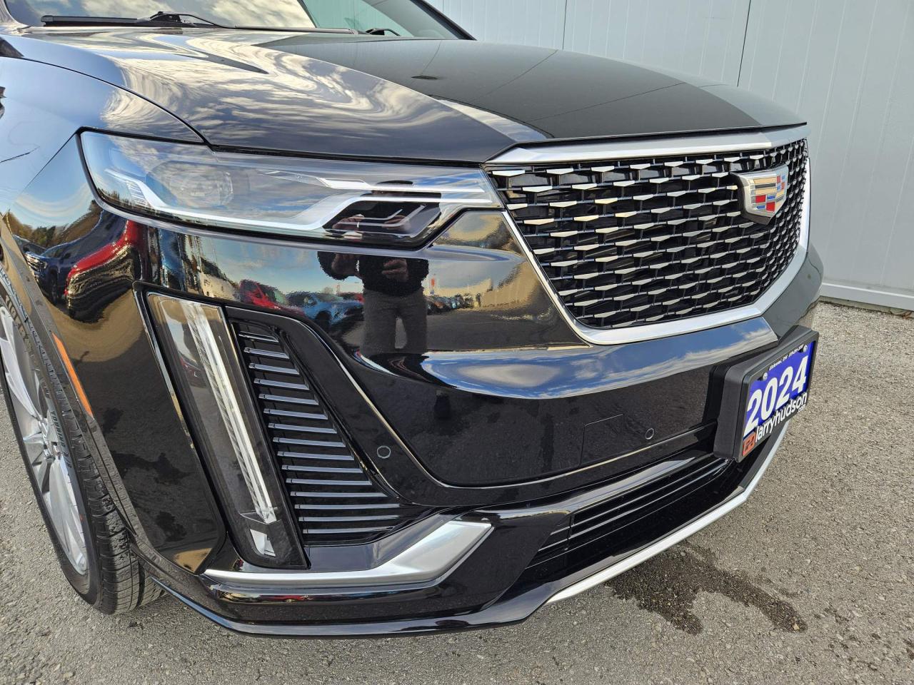 2024 Cadillac XT6 Premium Luxury One Owner | Navigation | Sunroof | 6 Passenger | 20" Wheels Photo