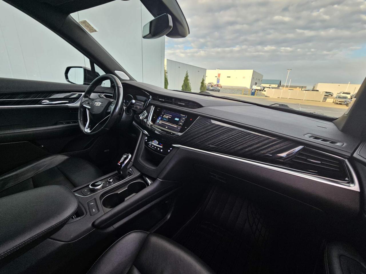 2024 Cadillac XT6 Premium Luxury One Owner | Navigation | Sunroof | 6 Passenger | 20" Wheels Photo