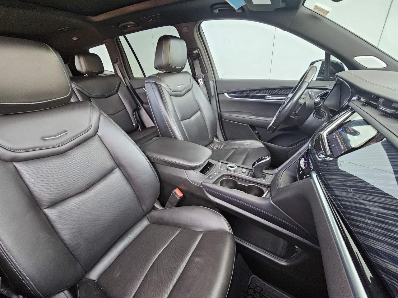 2024 Cadillac XT6 Premium Luxury One Owner | Navigation | Sunroof | 6 Passenger | 20" Wheels Photo