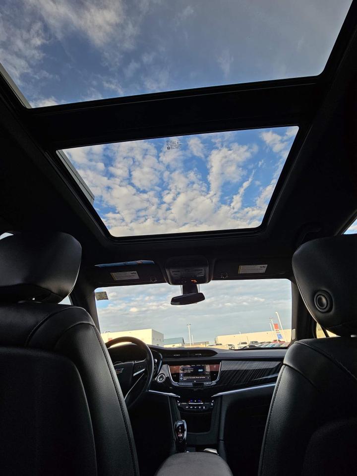 2024 Cadillac XT6 Premium Luxury One Owner | Navigation | Sunroof | 6 Passenger | 20" Wheels Photo