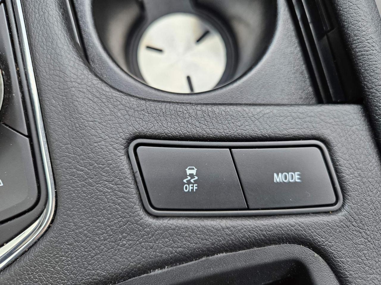 2024 Cadillac XT6 Premium Luxury One Owner | Navigation | Sunroof | 6 Passenger | 20" Wheels Photo