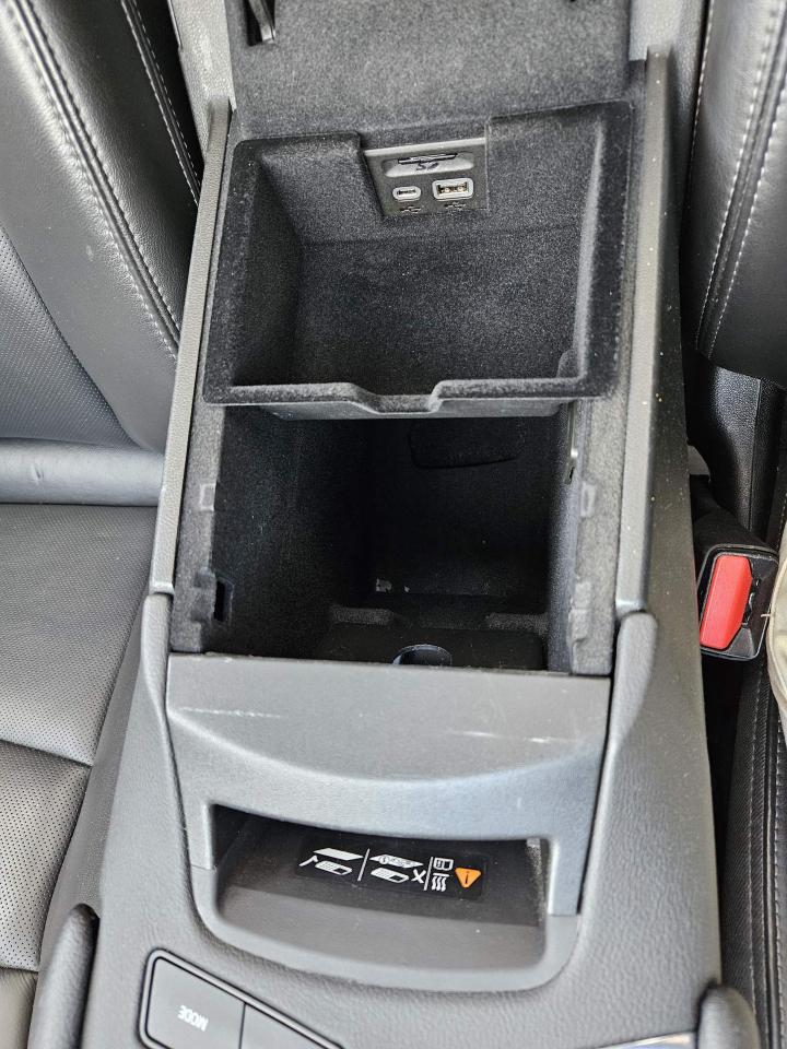 2024 Cadillac XT6 Premium Luxury One Owner | Navigation | Sunroof | 6 Passenger | 20" Wheels Photo