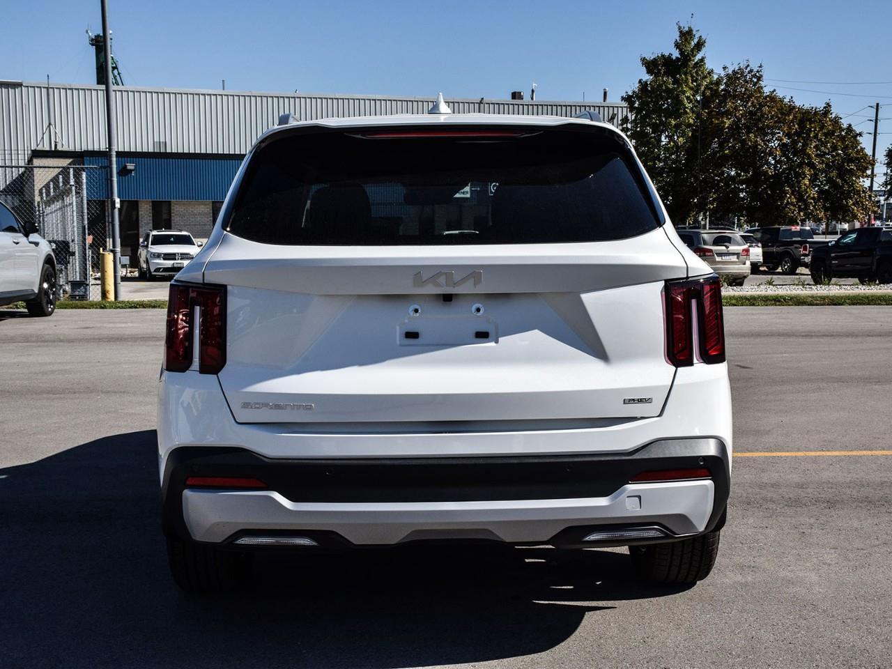 2026 Kia Sorento Plug-In Hybrid LX Photo4