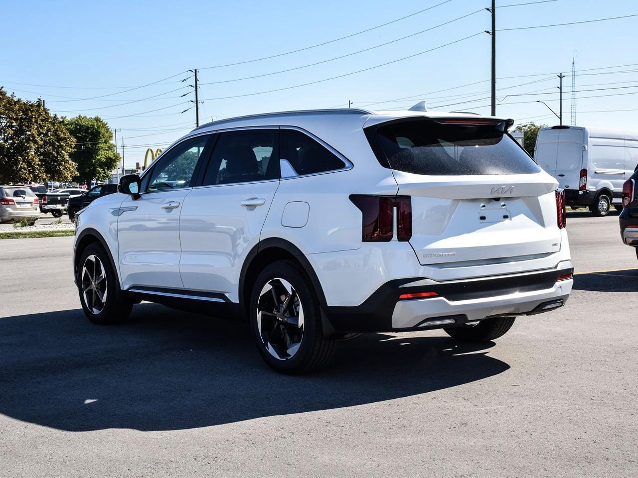 2026 Kia Sorento Plug-In Hybrid LX Photo3