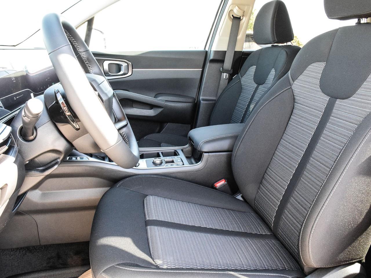 2026 Kia Sorento Plug-In Hybrid 2026 Kia Sorento – Plug-In Hybrid LX Photo